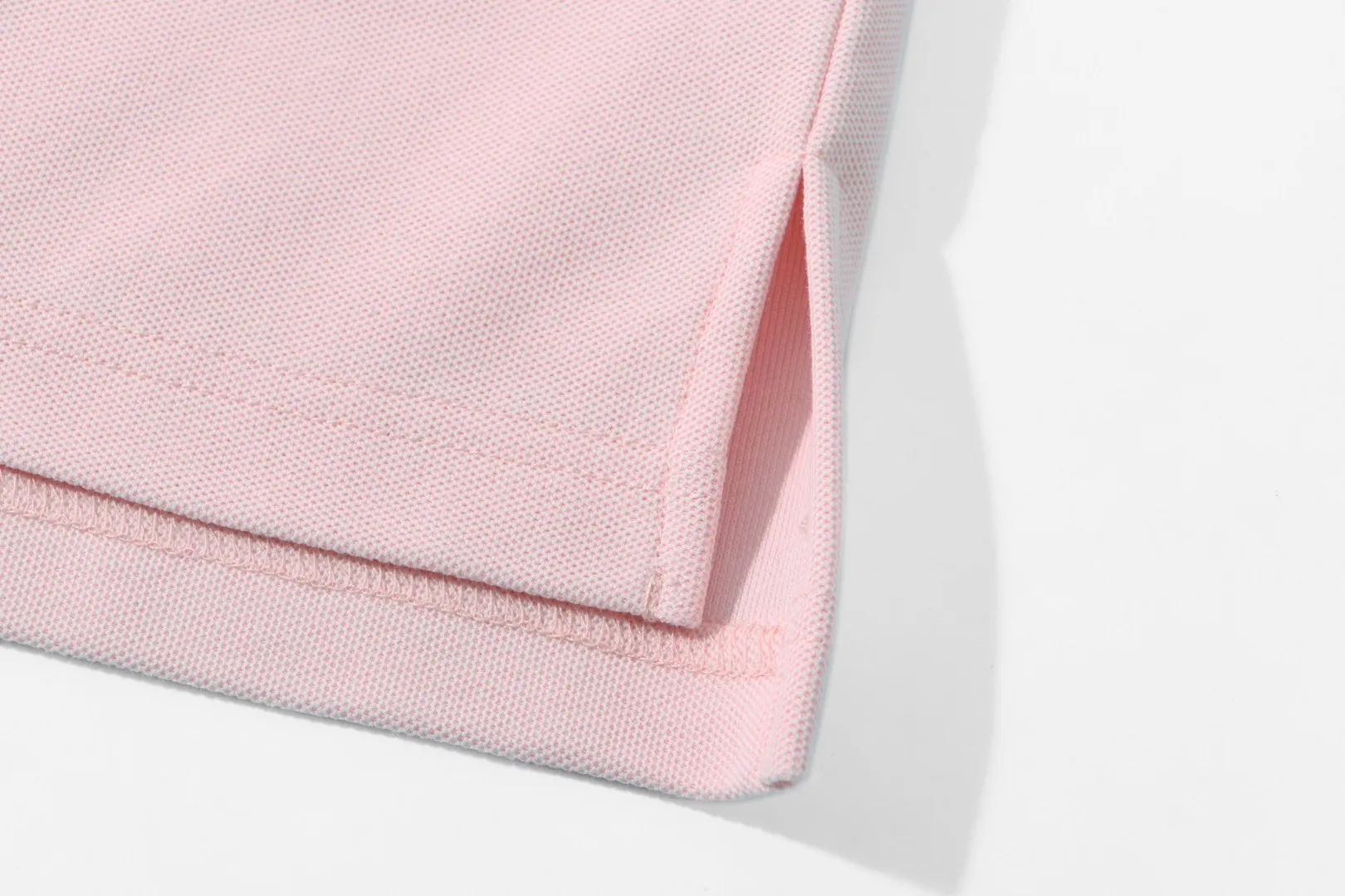 ：RL 002# Ralph Lauren polo T Same Style Size：XS-XL ： White Blue Gray Dark Gray Khaki Green Navy Blue Navy Blue Black Black Pink Classic Quality Classic ！ ！ polo T Classic ！ Same Style！ Quality ！ Size：XS S M L XL ：104/112/116/118/122 ： 66/68/70/72/74 ：44/46.5/48/49.5/51 ：21.5/22.5/23.5/25/26